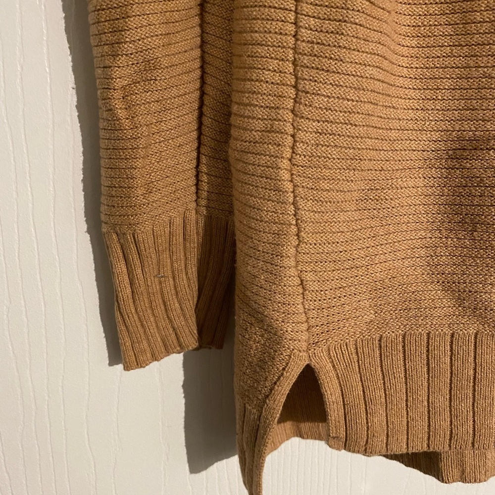 camel 3/4 sleeve sweater